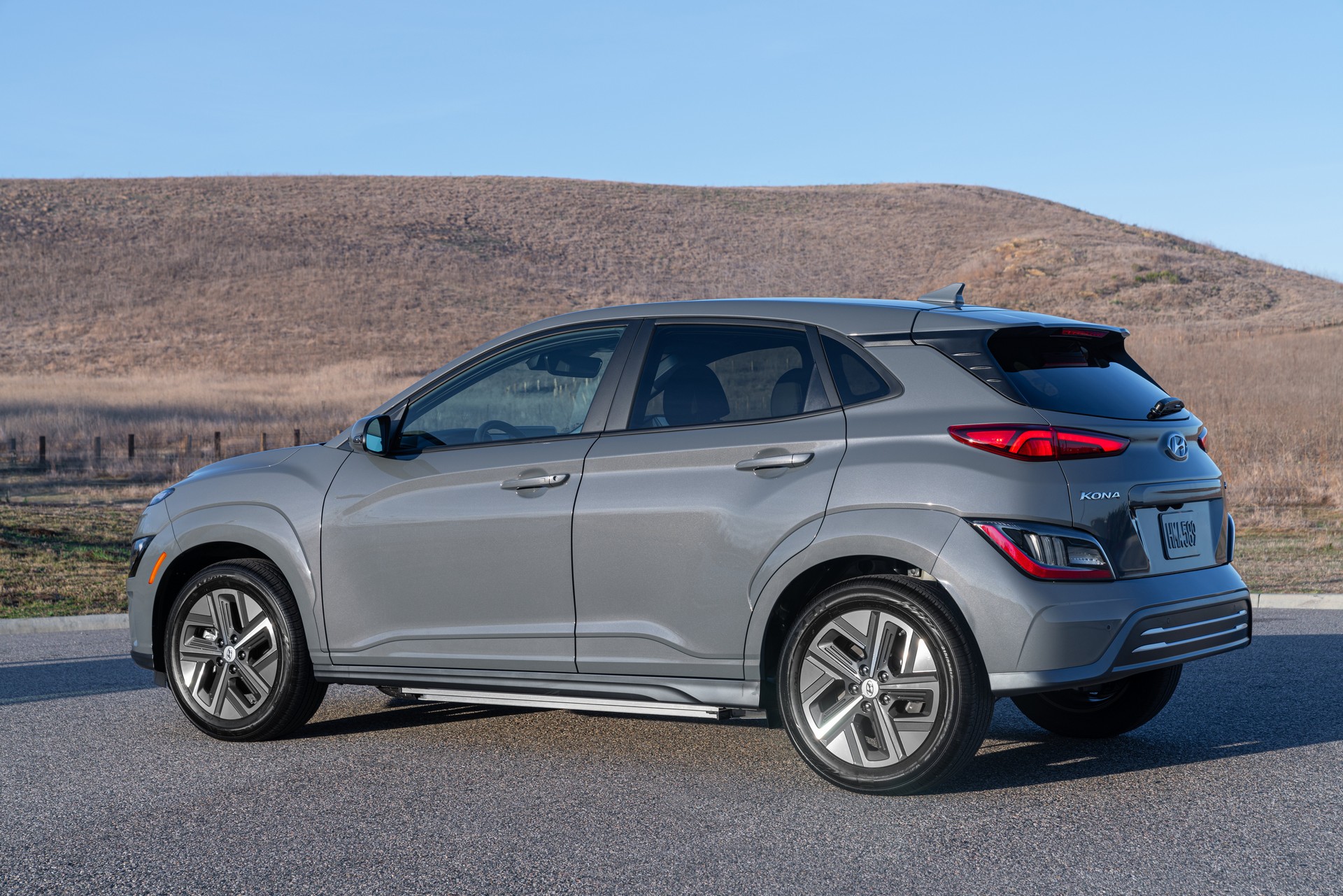 Download 2022 Hyundai Kona Electric - Rear Three-Quarter HD Wallpaper 1920x1281 #6