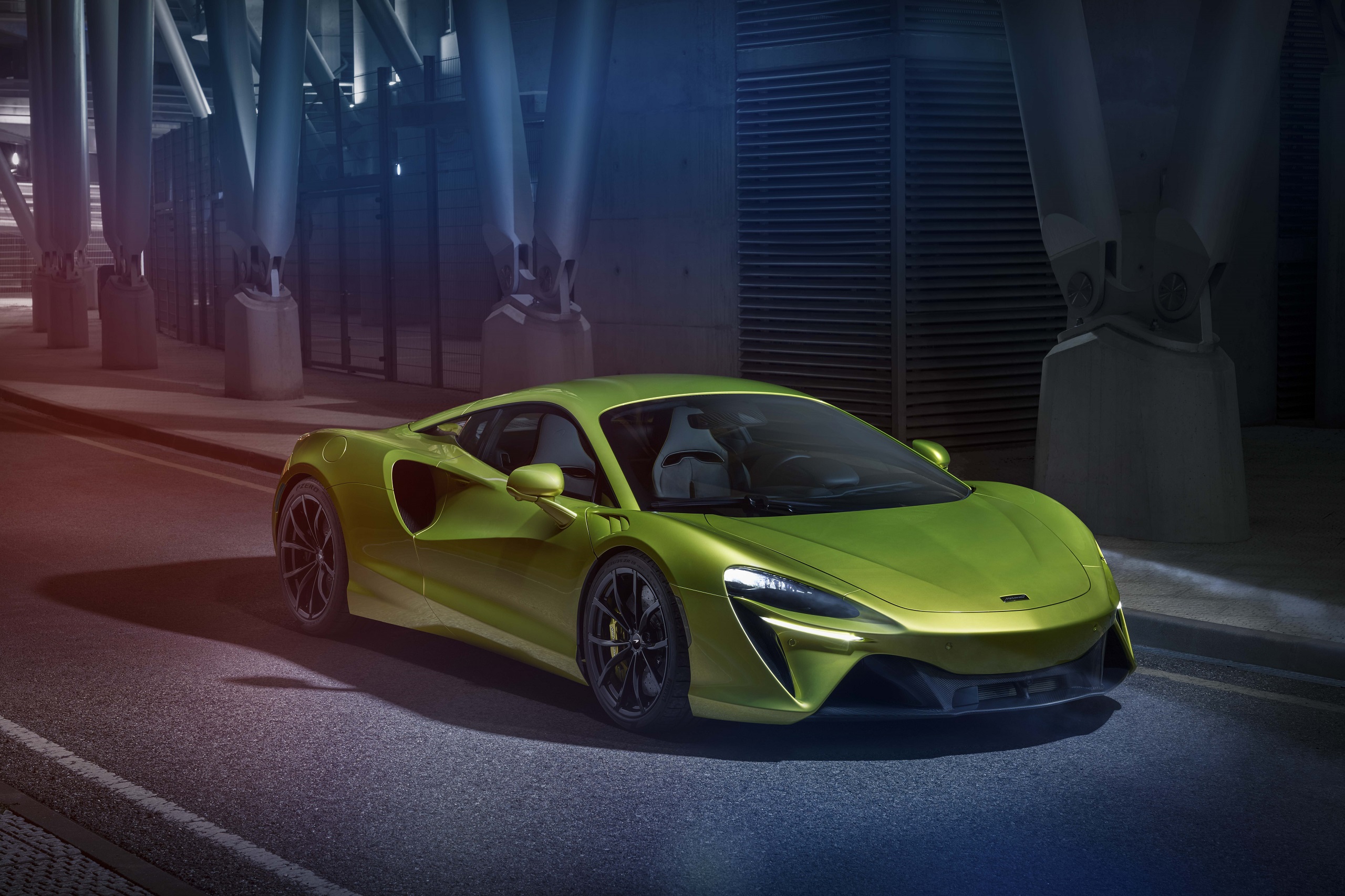 Download 2022 McLaren Artura - Front Three-Quarter HD Wallpaper 2560x1706 #25