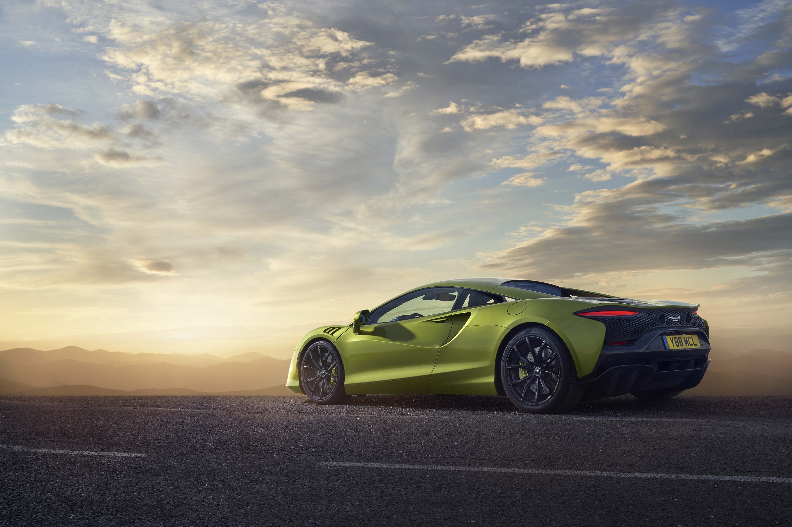 Download 2022 McLaren Artura - Rear Three-Quarter HD Wallpaper 2560x1706 #22