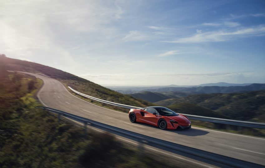 2022 McLaren Artura [UK-spec] - Front Three-Quarter Wallpaper 850x538 #5