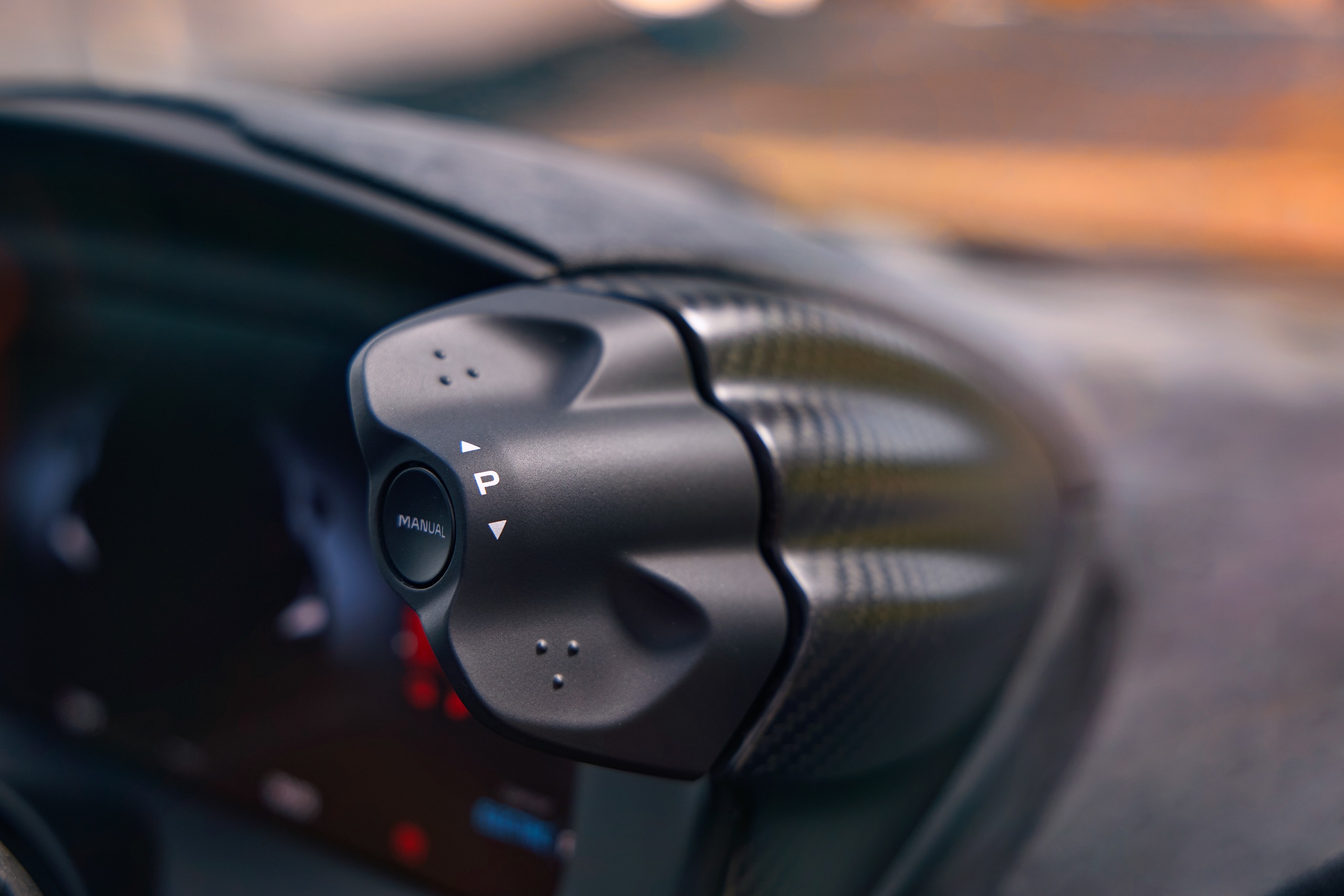 Download 2022 McLaren Artura [UK-spec] - Interior, Detail HD Wallpaper 2560x1707 #40