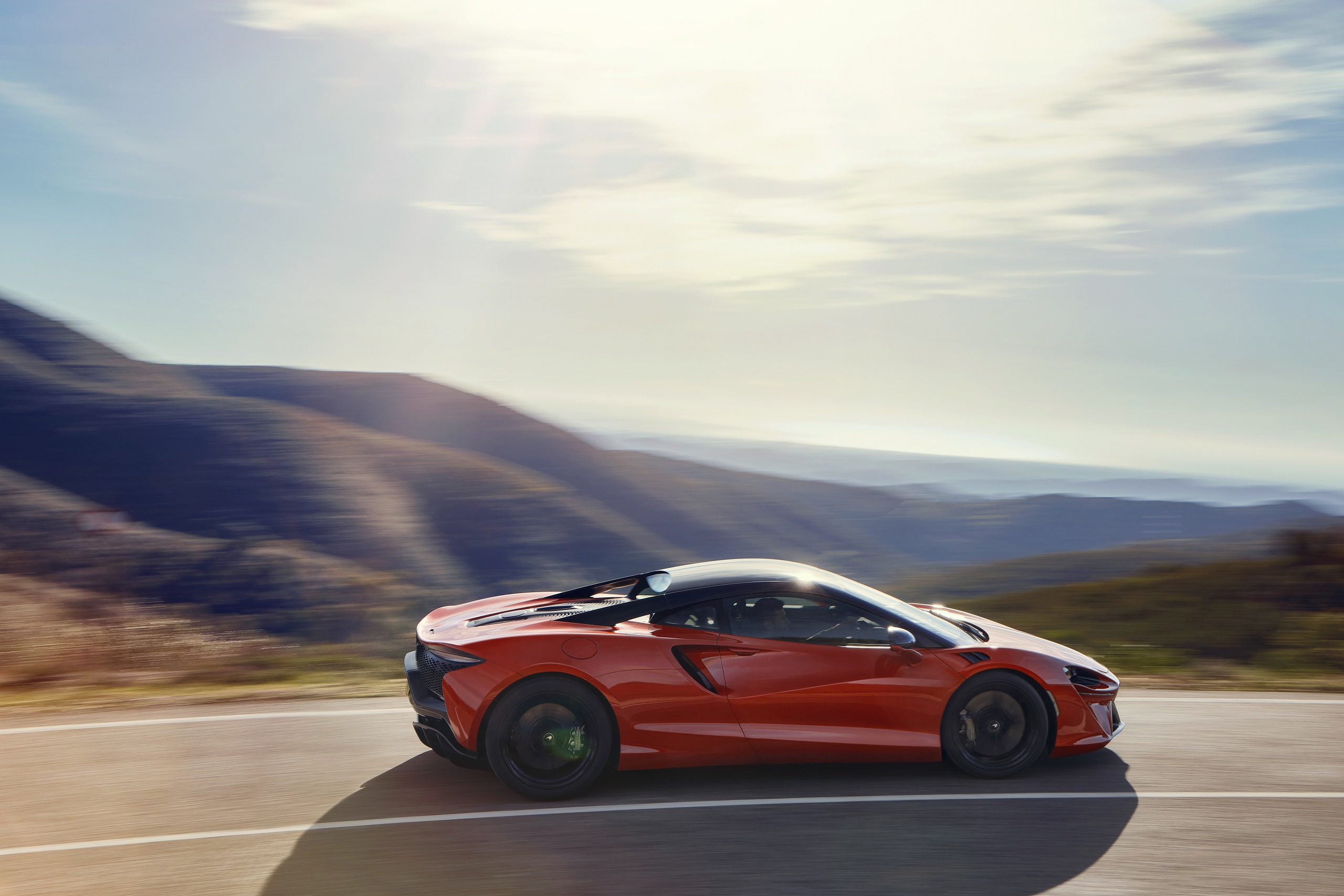 Download 2022 McLaren Artura [UK-spec] - Side HD Wallpaper 2560x1707 #8