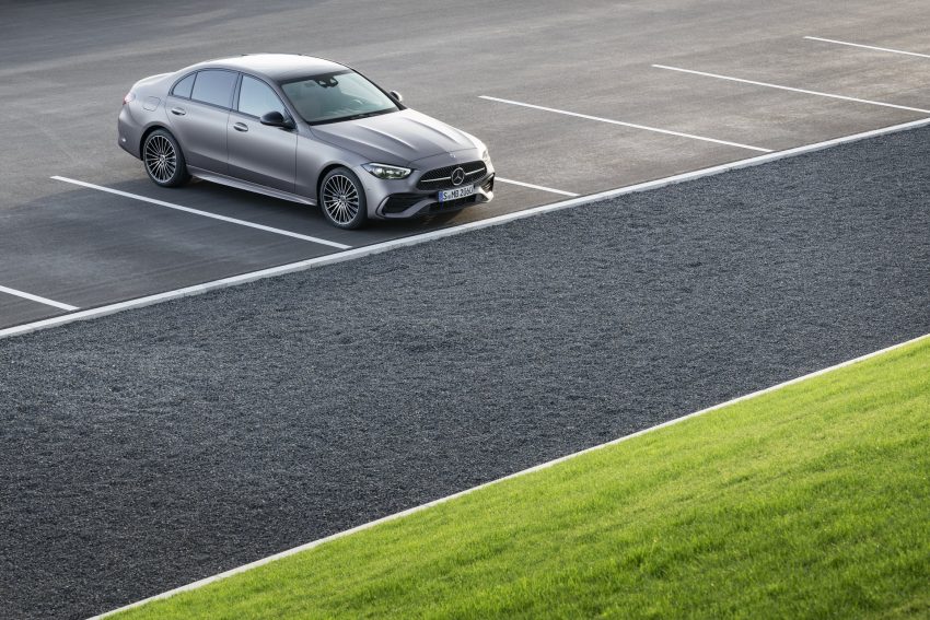 2022 Mercedes-Benz C-Class - Front Three-Quarter Wallpaper 850x567 #18