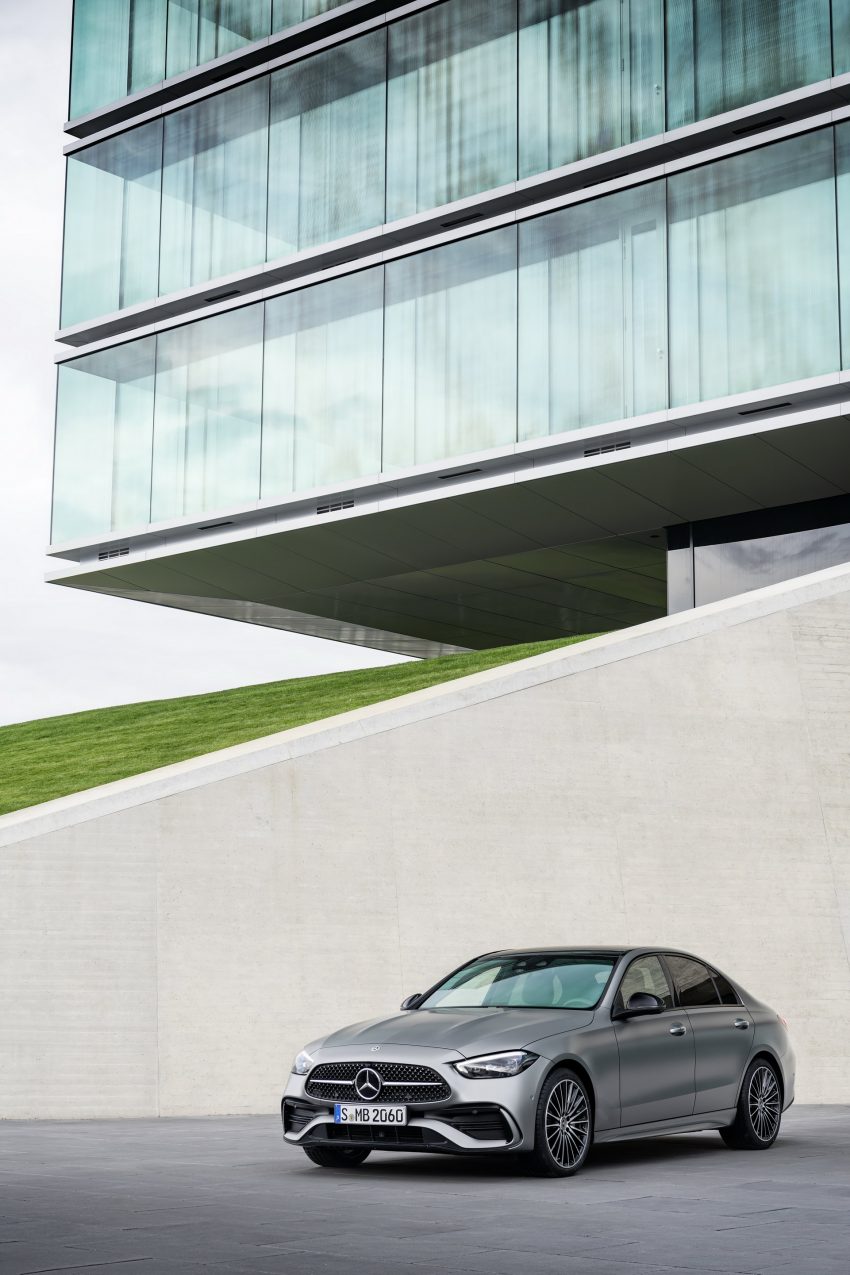 2022 Mercedes-Benz C-Class - Front Three-Quarter Phone Wallpaper 850x1275 #10