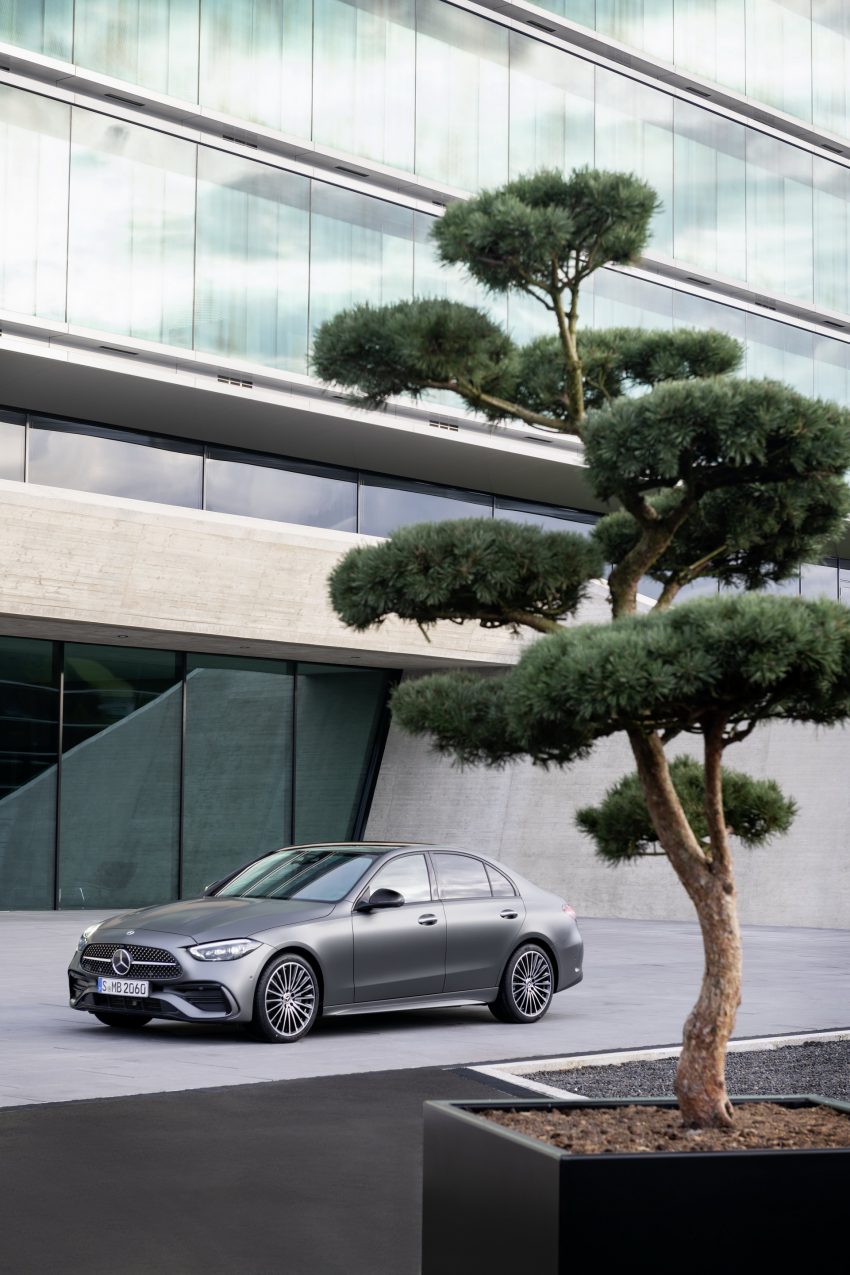 2022 Mercedes-Benz C-Class - Front Three-Quarter Phone Wallpaper 850x1275 #13