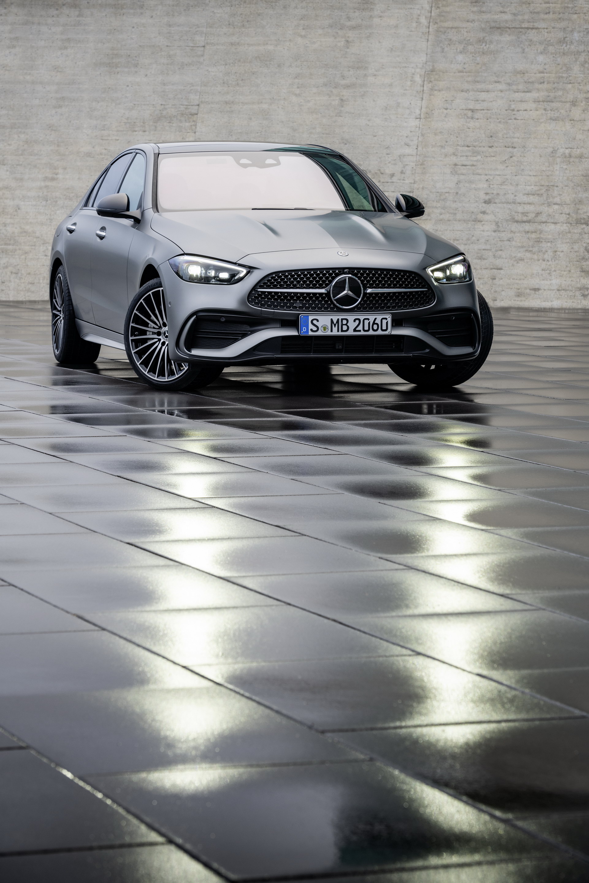 Download 2022 Mercedes-Benz C-Class - Front HD Phone Wallpaper 1921x2882 #21