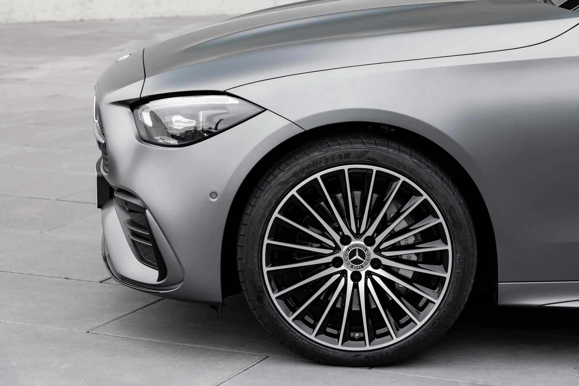 Download 2022 Mercedes-Benz C-Class - Wheel HD Wallpaper 1921x1281 #31