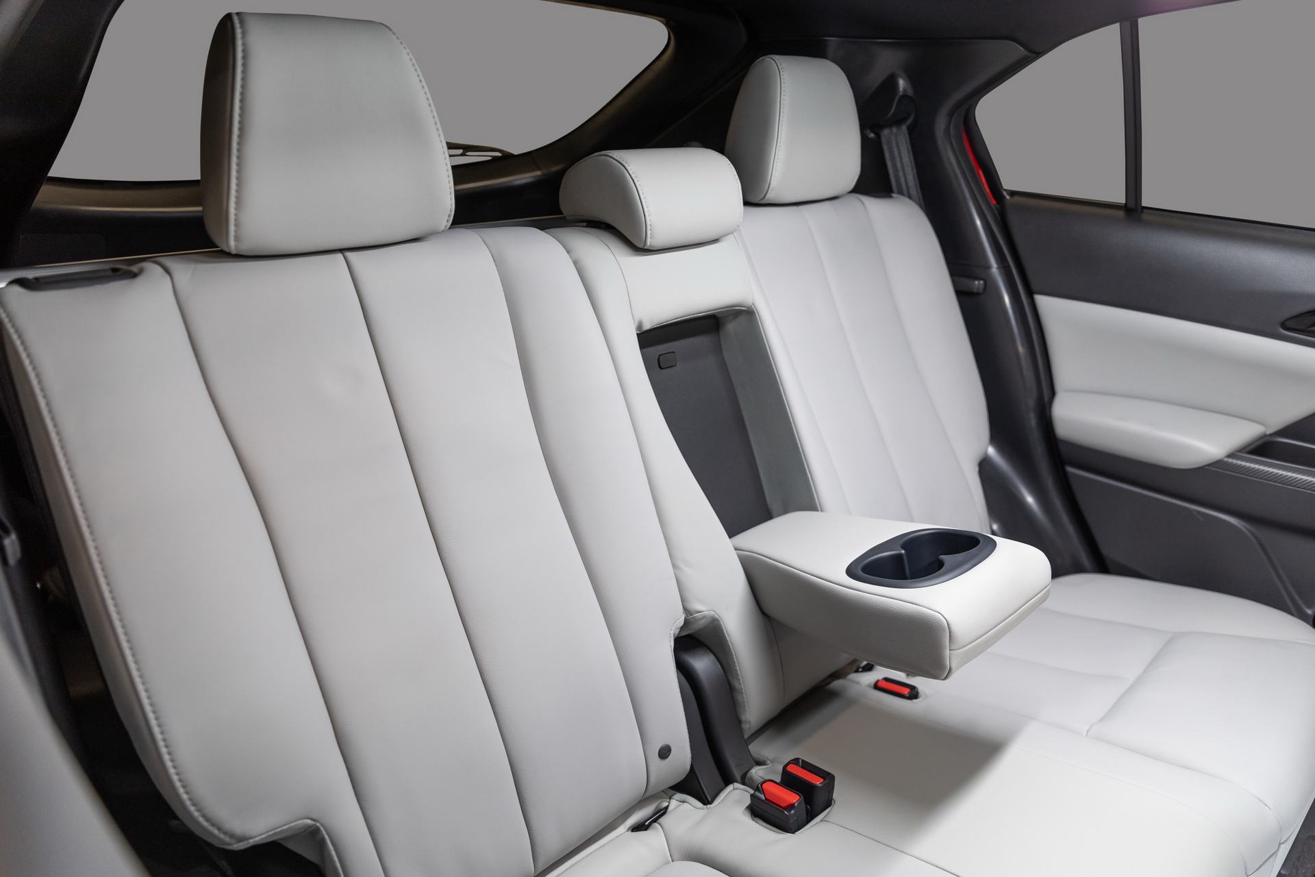 Download 2022 Mitsubishi Eclipse Cross - Interior, Rear Seats HD Wallpaper 1920x1280 #39