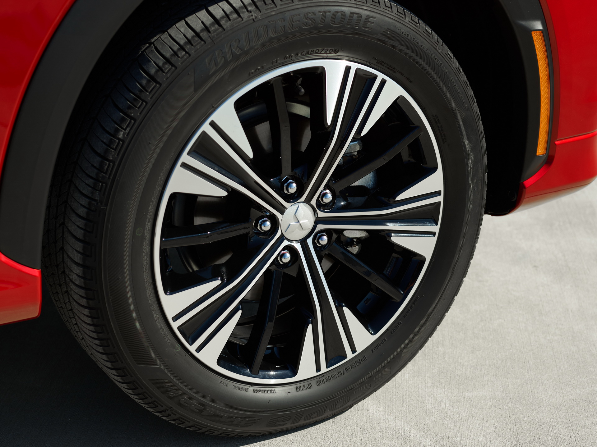 Download 2022 Mitsubishi Eclipse Cross - Wheel HD Wallpaper 1920x1439 #22