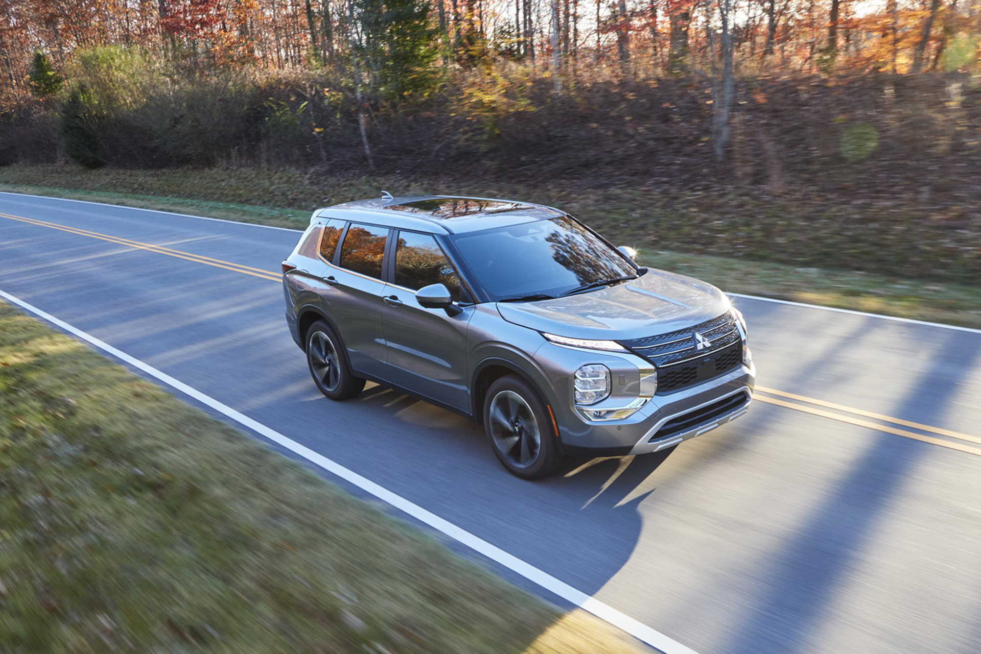 Download 2022 Mitsubishi Outlander - Front Three-Quarter HD Wallpaper 1920x1281 #6