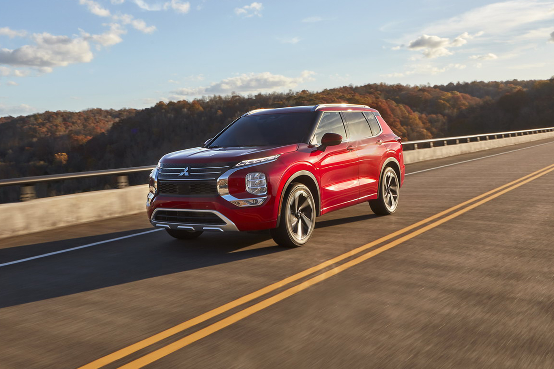 Download 2022 Mitsubishi Outlander - Front Three-Quarter HD Wallpaper 1920x1280 #1