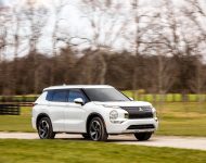 2022 Mitsubishi Outlander - Front Three-Quarter Wallpaper 190x150