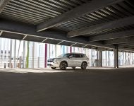 2022 Mitsubishi Outlander - Front Three-Quarter Wallpaper 190x150