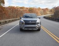2022 Mitsubishi Outlander - Front Wallpaper 190x150