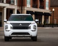 2022 Mitsubishi Outlander - Front Wallpaper 190x150