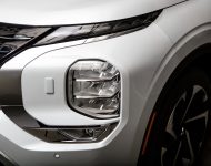 2022 Mitsubishi Outlander - Headlight Wallpaper 190x150
