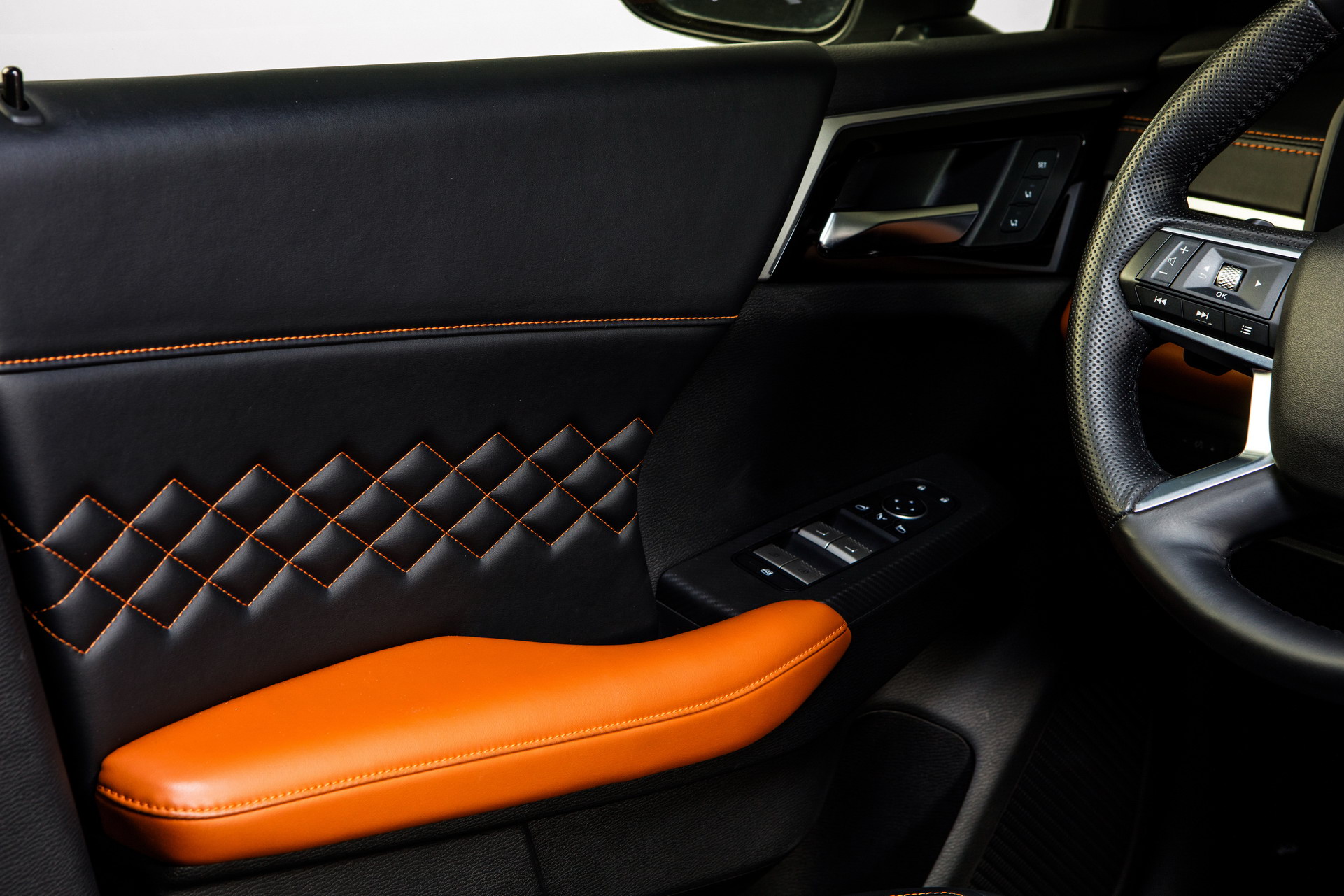 Download 2022 Mitsubishi Outlander - Interior, Detail HD Wallpaper 1921x1281 #58