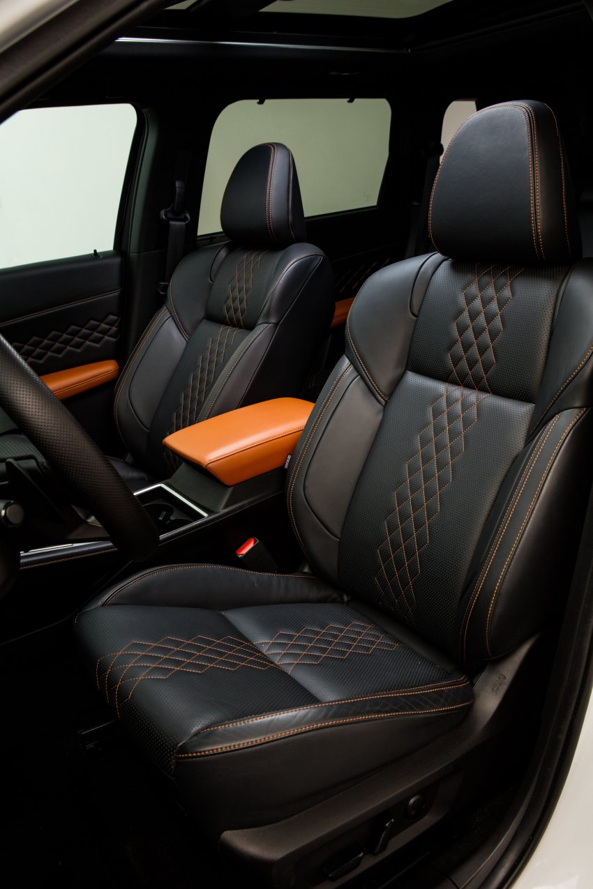 2022 Mitsubishi Outlander - Interior, Front Seats Phone Wallpaper 850x1275 #59