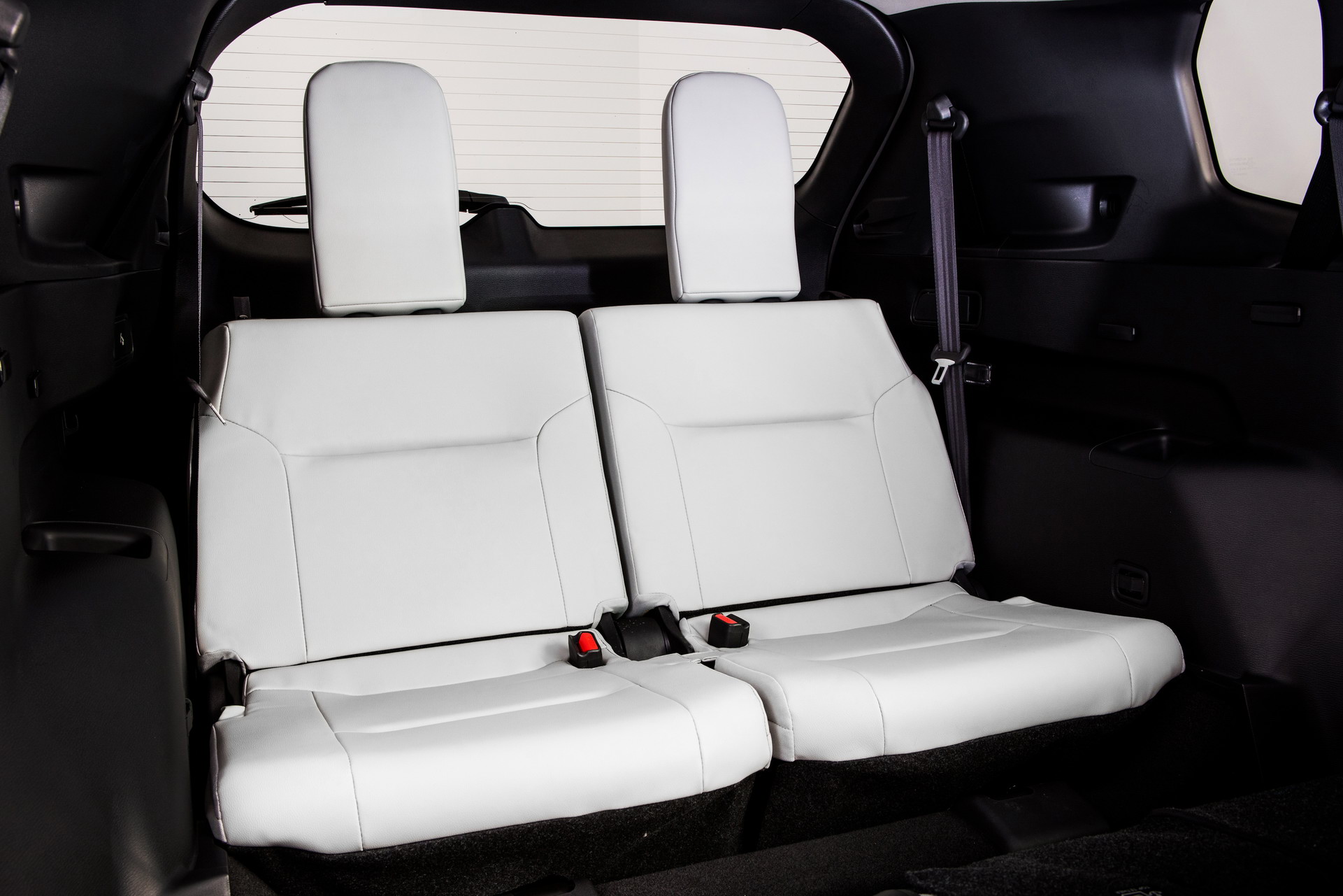 Download 2022 Mitsubishi Outlander - Interior, Third Row Seats HD Wallpaper 1921x1281 #38