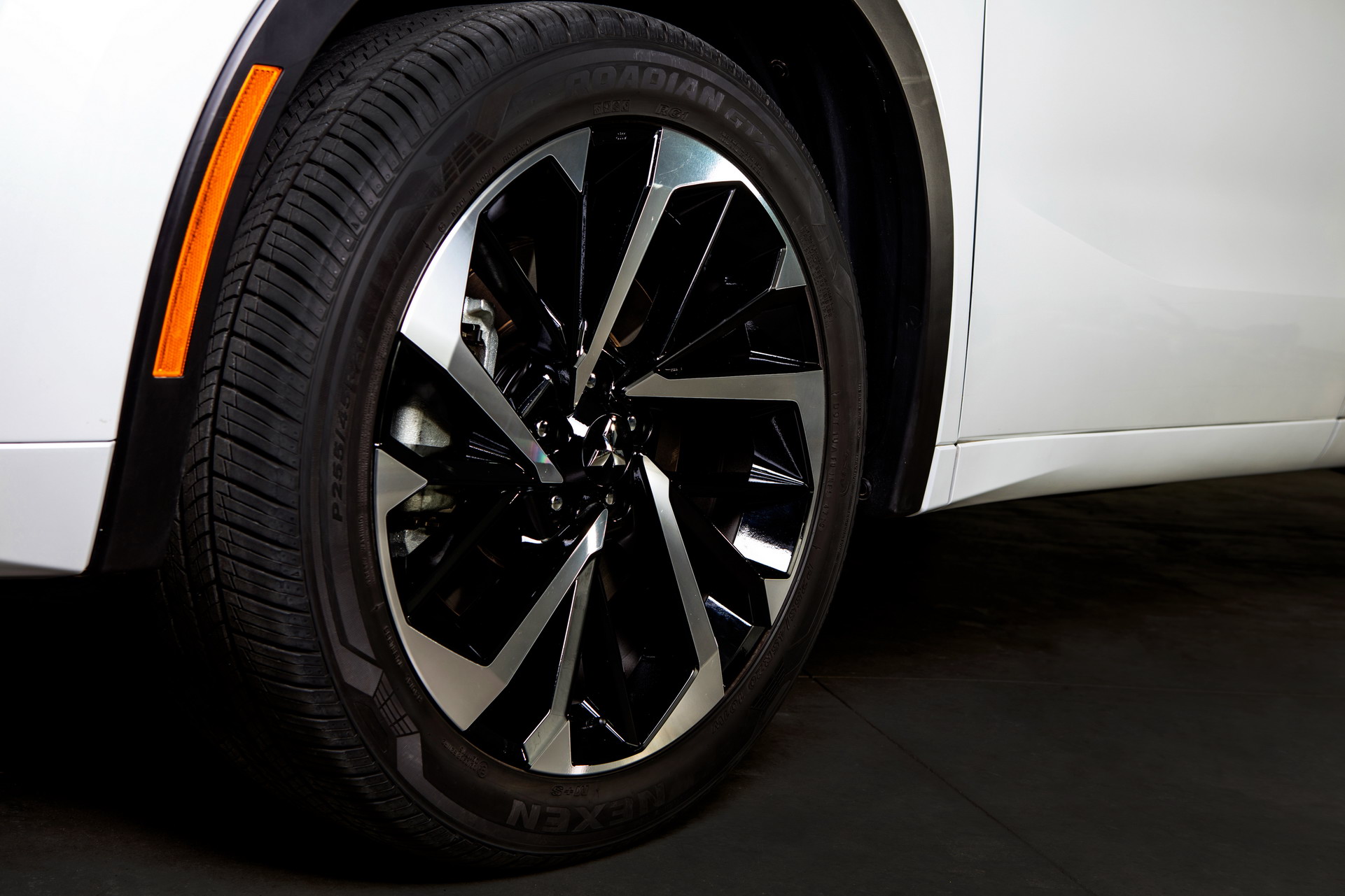 Download 2022 Mitsubishi Outlander - Wheel HD Wallpaper 1921x1281 #28