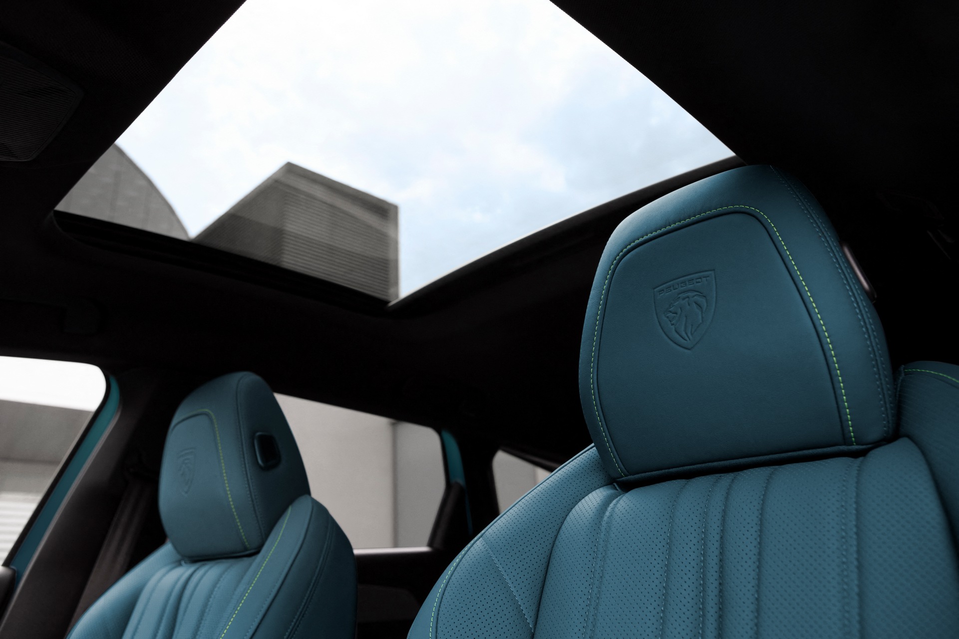Download 2022 Peugeot 308 SW - Panoramic Roof HD Wallpaper 1921x1281 #41