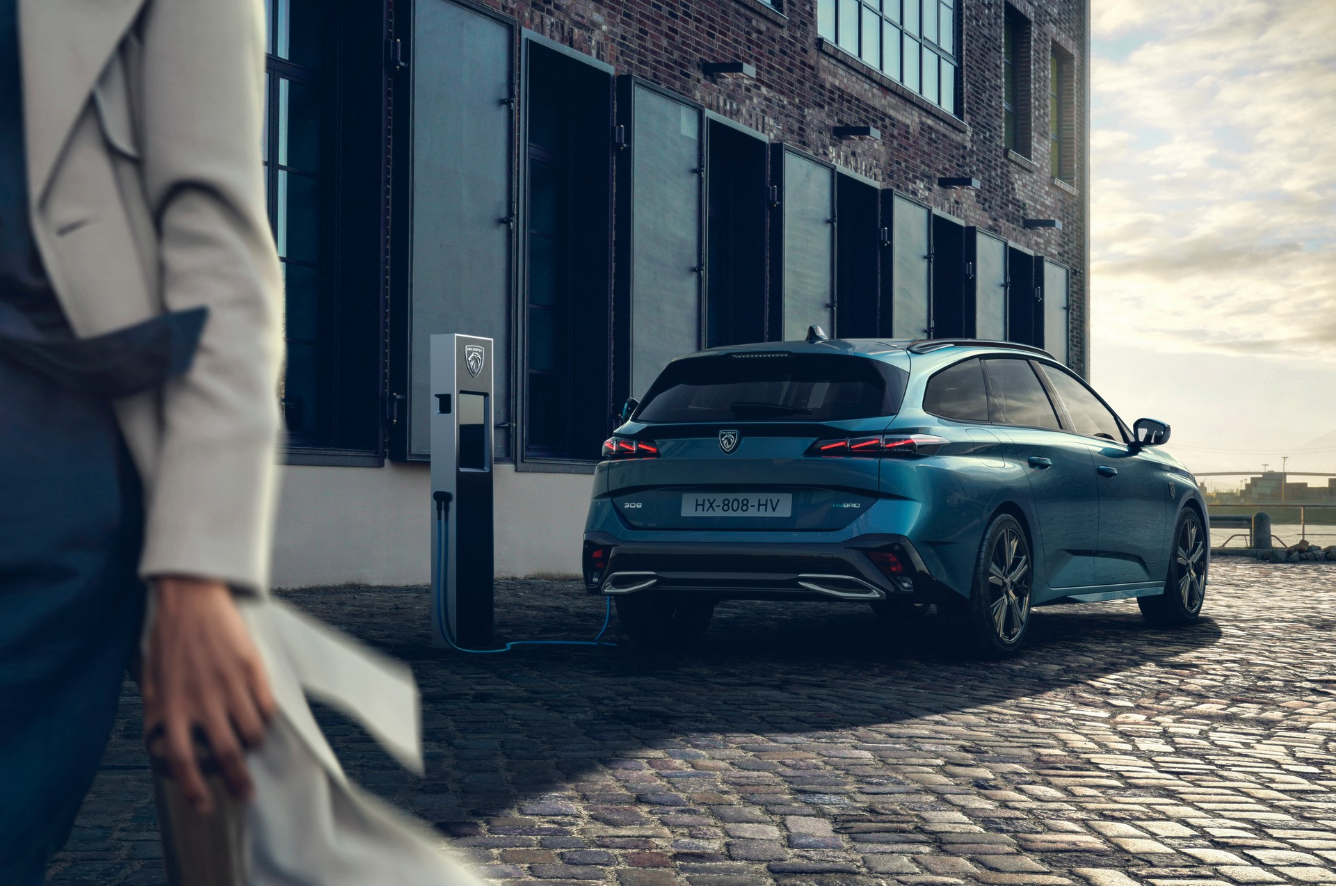 Download 2022 Peugeot 308 SW - Rear Three-Quarter HD Wallpaper 1921x1274 #3