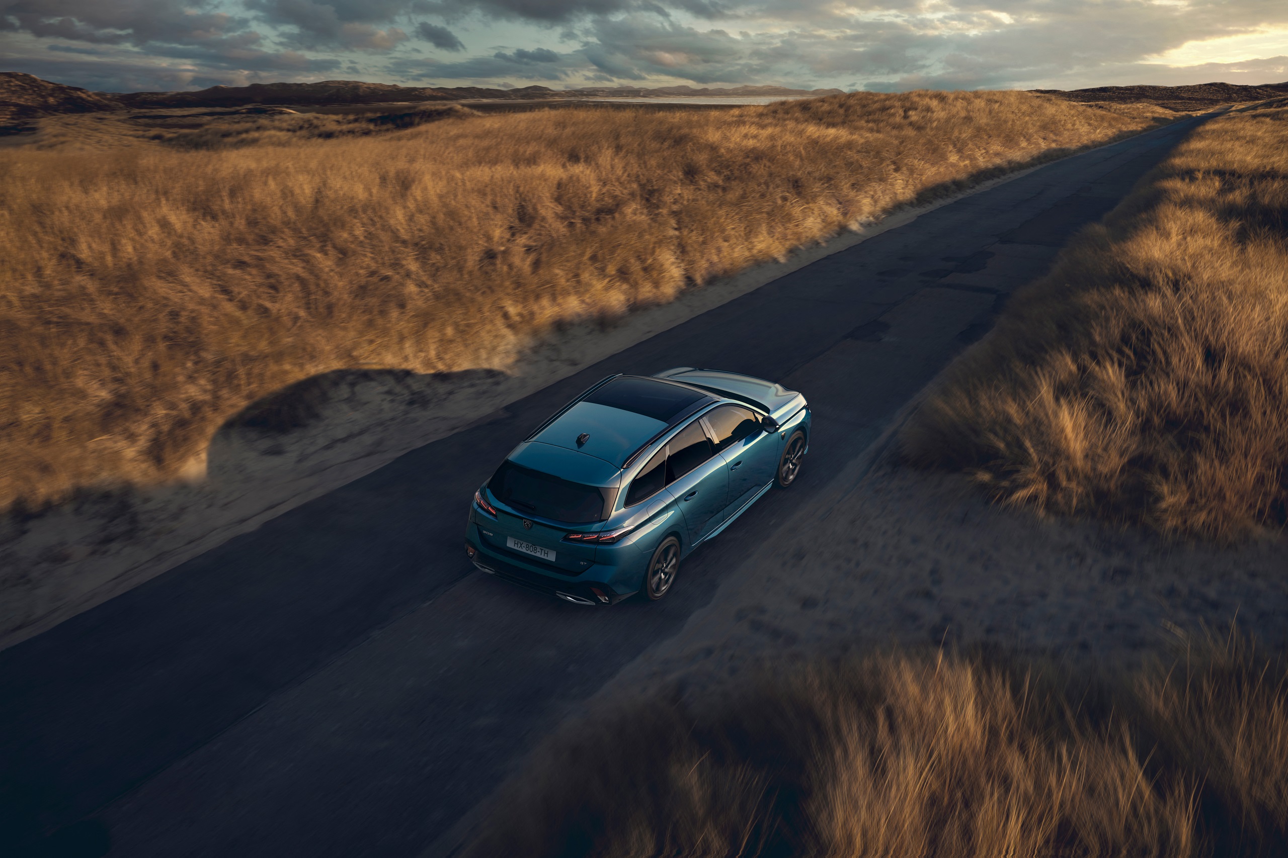 Download 2022 Peugeot 308 SW - Rear Three-Quarter HD Wallpaper 2560x1707 #12