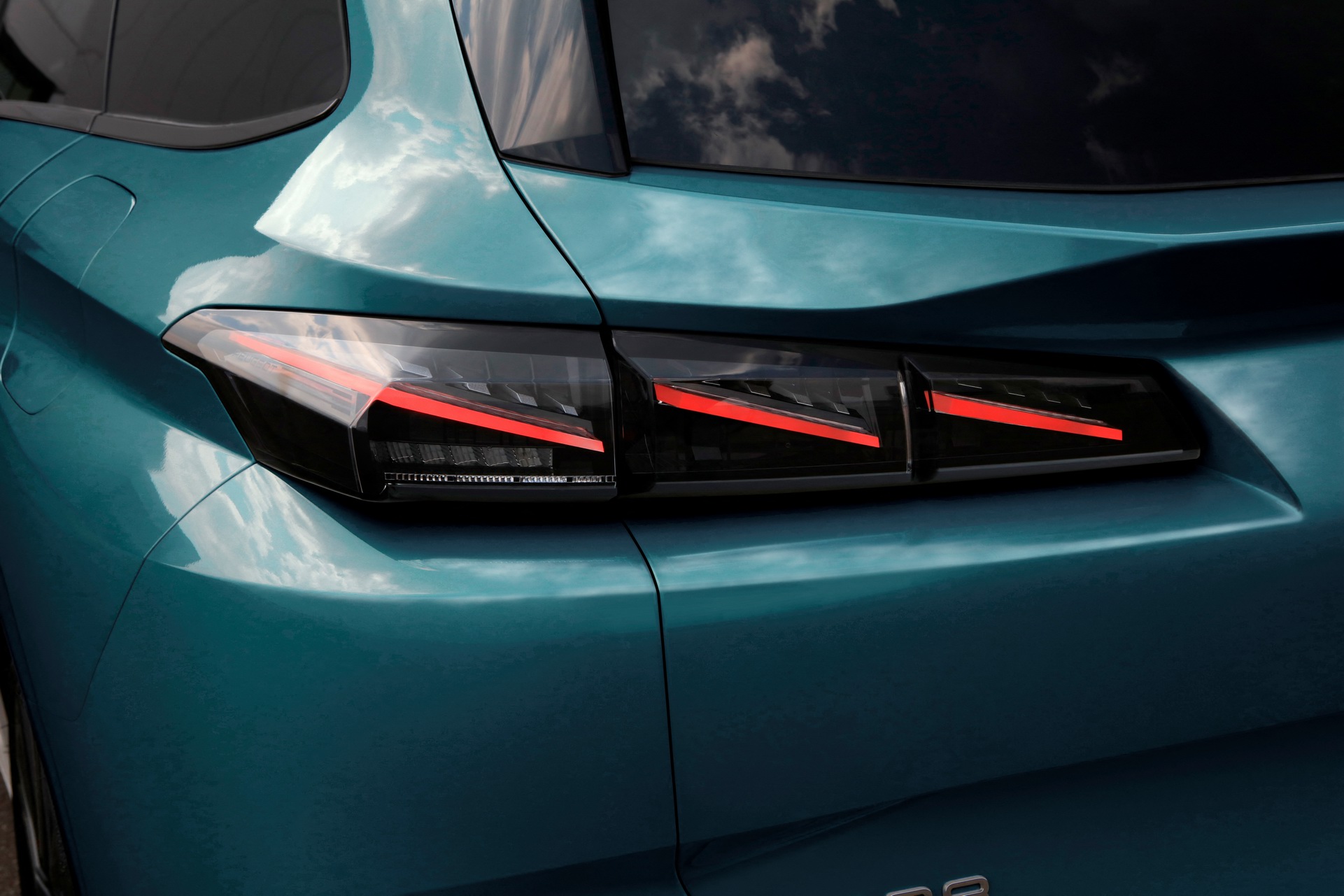 Download 2022 Peugeot 308 SW - Tail Light HD Wallpaper 1921x1281 #31