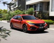 2020 Honda Civic RS Hatchback [AU-spec] - Front Three-Quarter Wallpaper 190x150