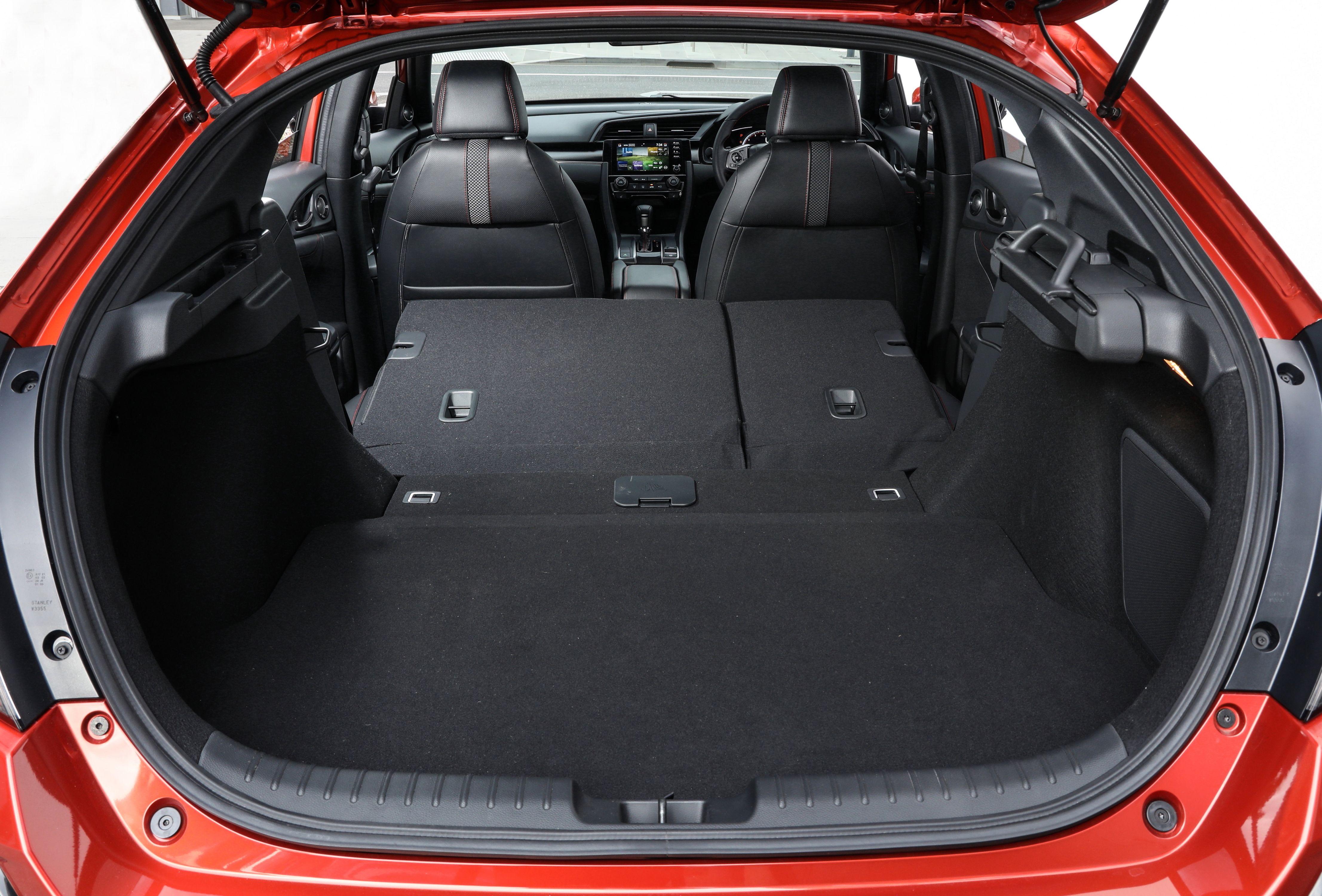 Download 2020 Honda Civic RS Hatchback [AU-spec] - Trunk HD Wallpaper 4426x3001 #42