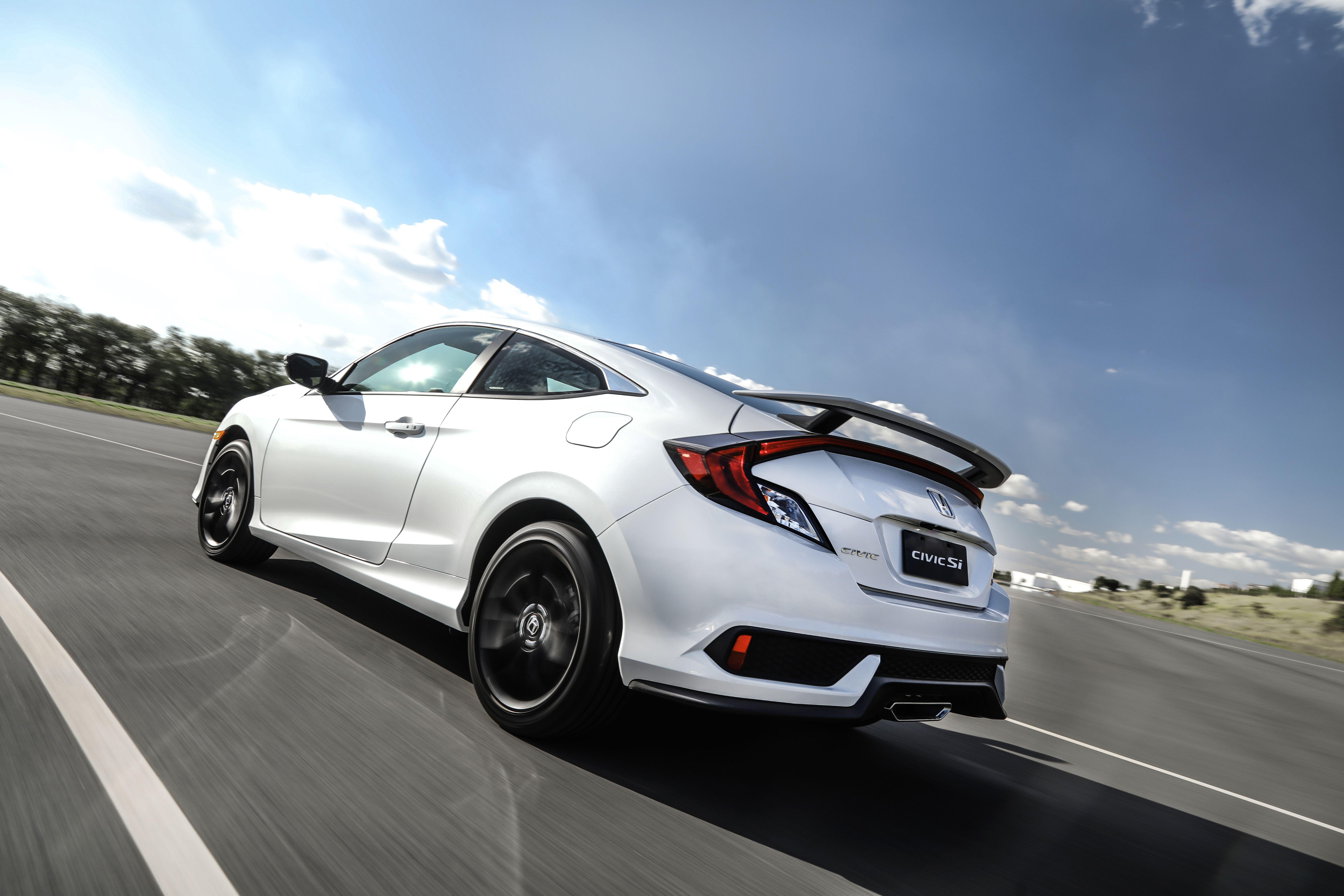 Download 2020 Honda Civic Si Coupe - Rear Three-Quarter HD Wallpaper 6720x4480 #28