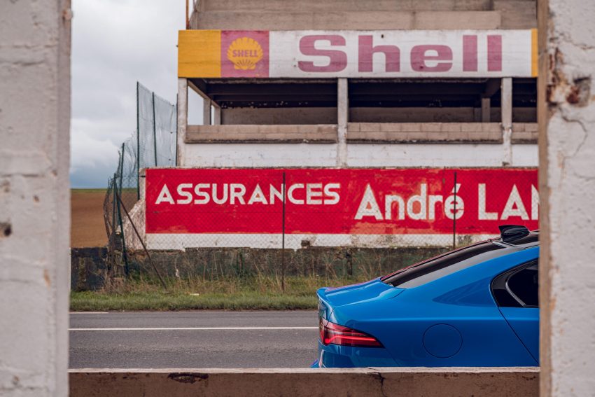 2020 Jaguar XE R-Dynamic Reims Edition - Detail Wallpaper 850x567 #54