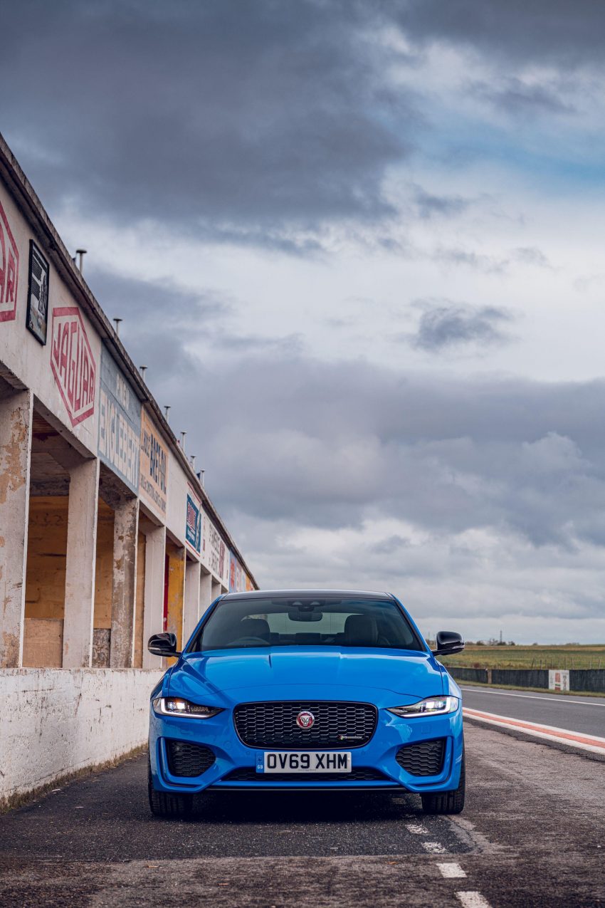2020 Jaguar XE R-Dynamic Reims Edition - Front Phone Wallpaper 850x1275 #38
