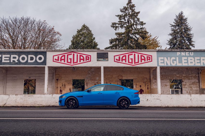 2020 Jaguar XE R-Dynamic Reims Edition - Side Wallpaper 850x567 #30