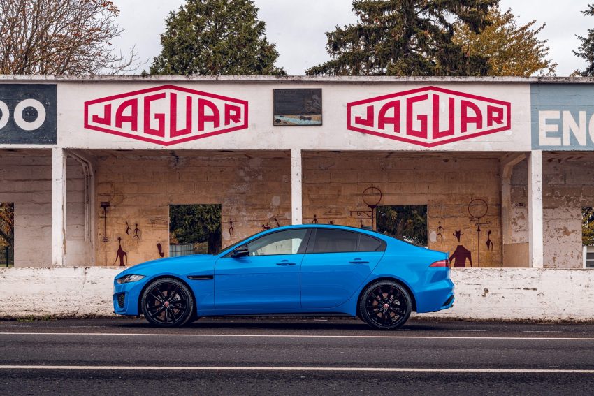 2020 Jaguar XE R-Dynamic Reims Edition - Side Wallpaper 850x567 #32