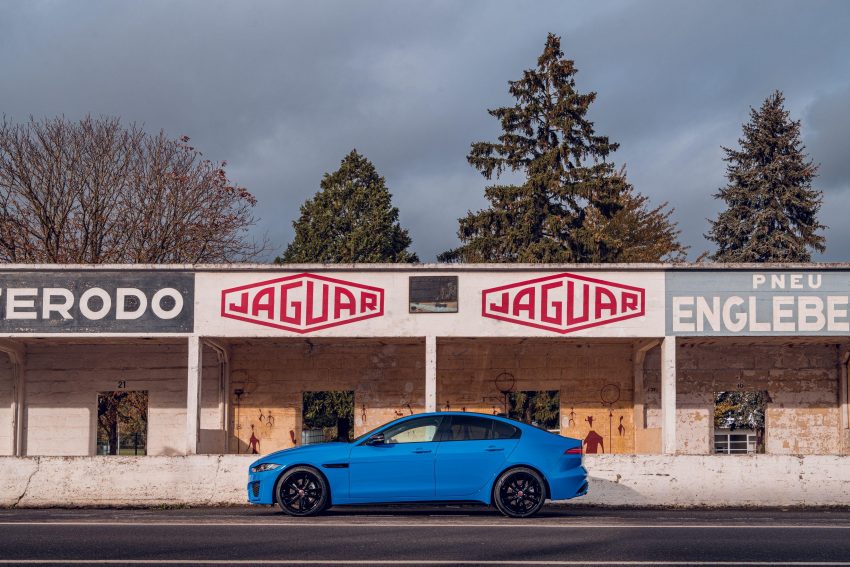 2020 Jaguar XE R-Dynamic Reims Edition - Side Wallpaper 850x567 #45