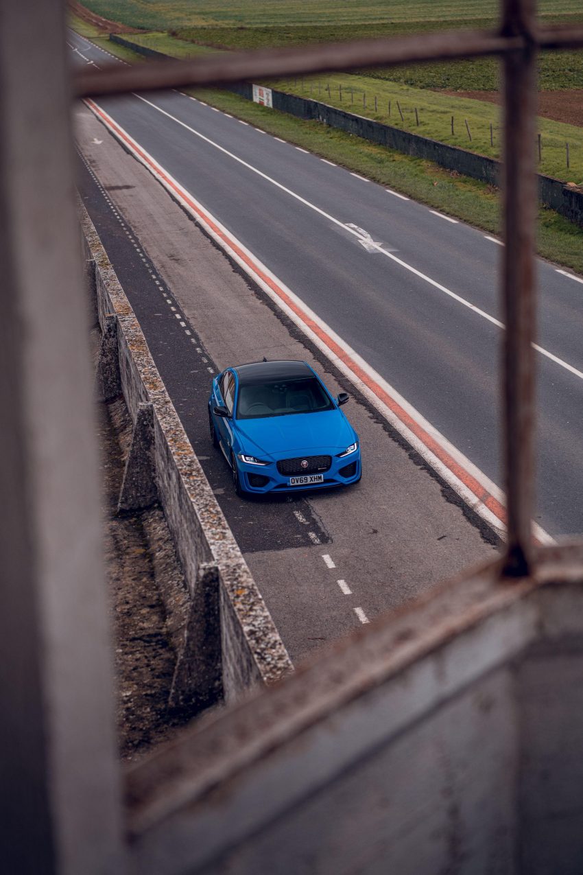 2020 Jaguar XE R-Dynamic Reims Edition - Top Phone Wallpaper 850x1275 #48