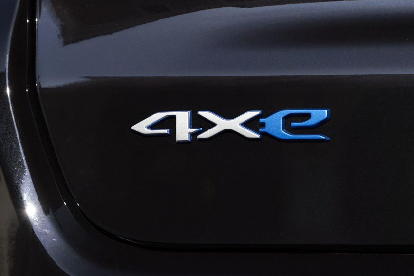 2020 Jeep Compass Limited 4xe [EU-spec] - Badge Wallpaper 850x567 #27