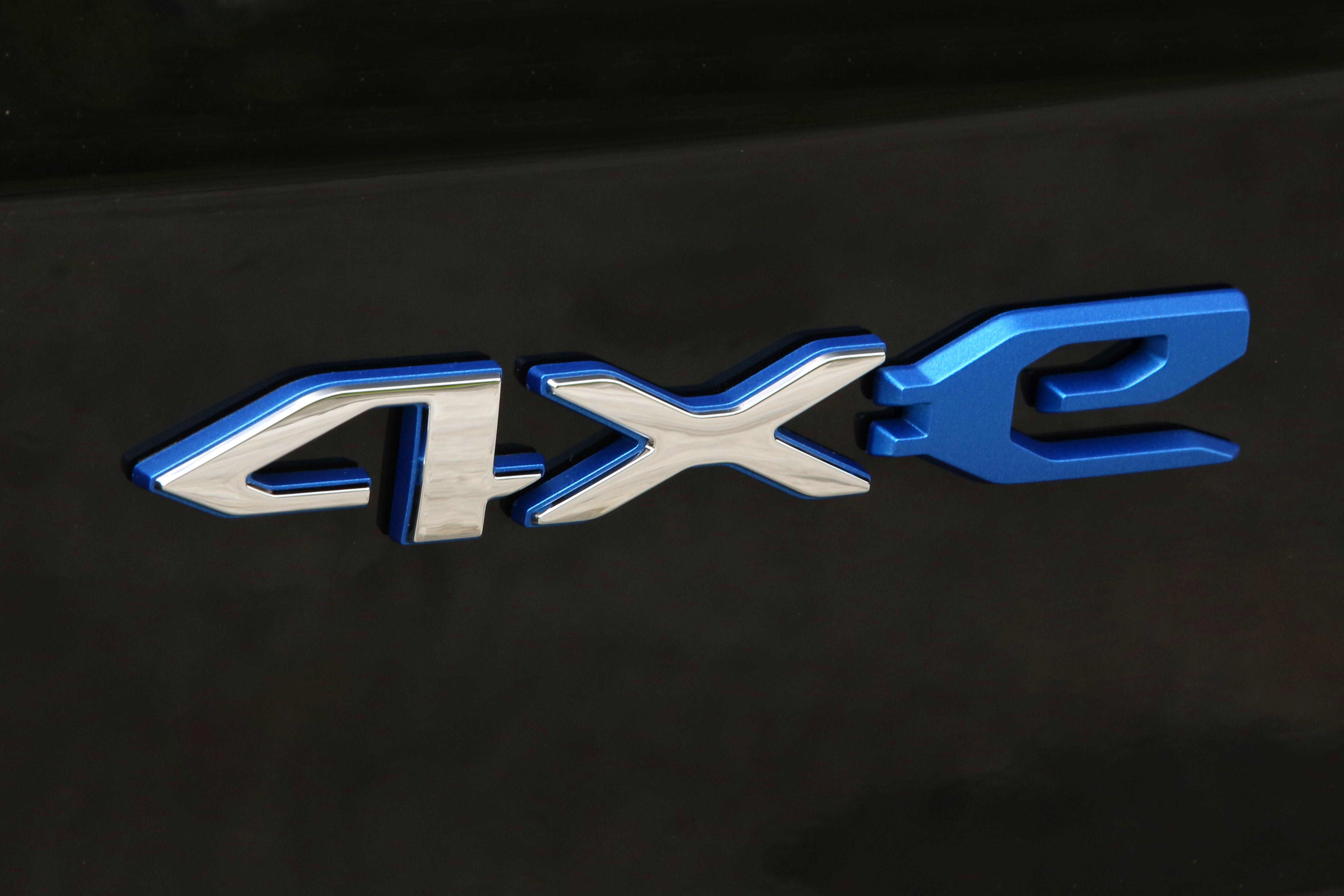 Download 2020 Jeep Compass Limited 4xe [EU-spec] - Badge HD Wallpaper 5760x3840 #25