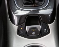 2020 Jeep Compass Limited 4xe [EU-spec] - Central Console Wallpaper 190x150