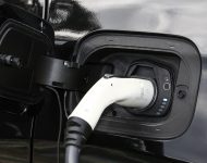 2020 Jeep Compass Limited 4xe [EU-spec] - Charging Wallpaper 190x150