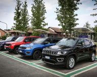 2020 Jeep Compass Limited 4xe [EU-spec] - Front Three-Quarter Wallpaper 190x150