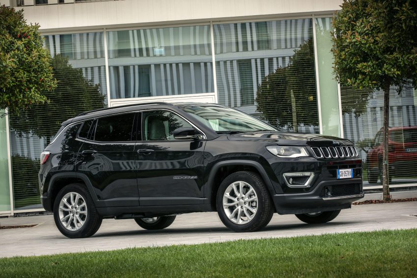 2020 Jeep Compass Limited 4xe [EU-spec] - Front Three-Quarter Wallpaper 850x567 #12