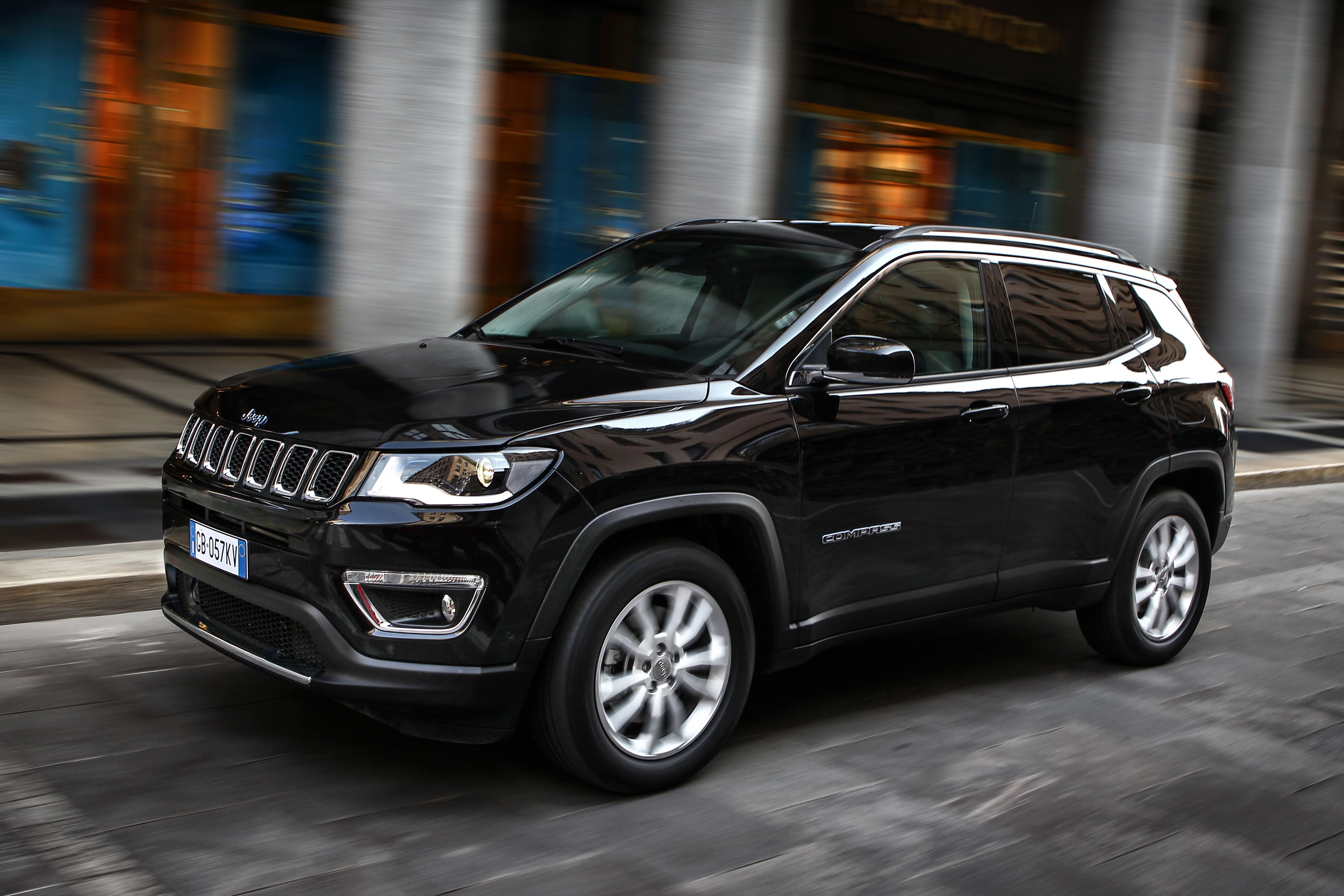 Download 2020 Jeep Compass Limited 4xe [EU-spec] - Front HD Wallpaper 5760x3840 #14
