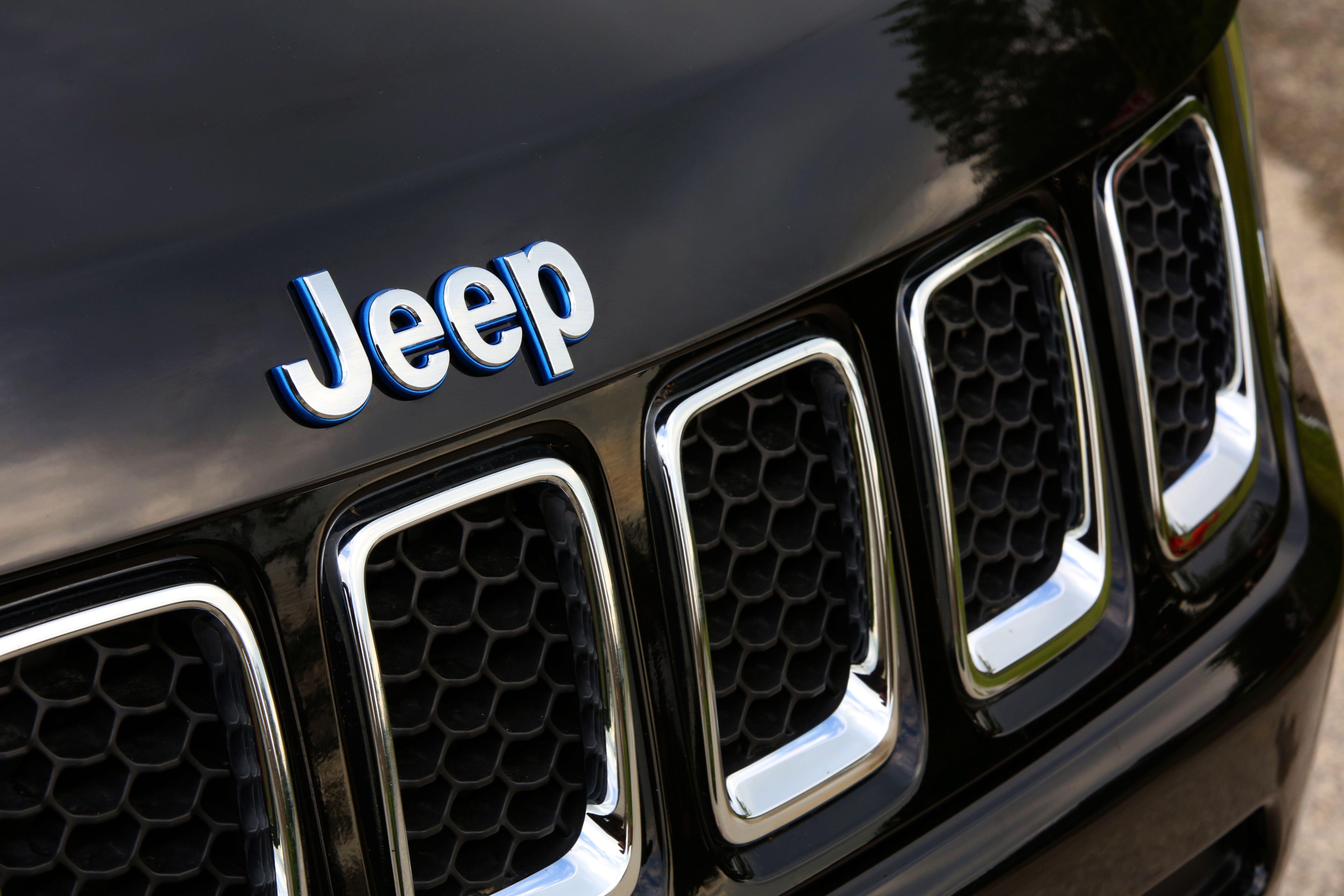 Download 2020 Jeep Compass Limited 4xe [EU-spec] - Grill HD Wallpaper 5760x3840 #23
