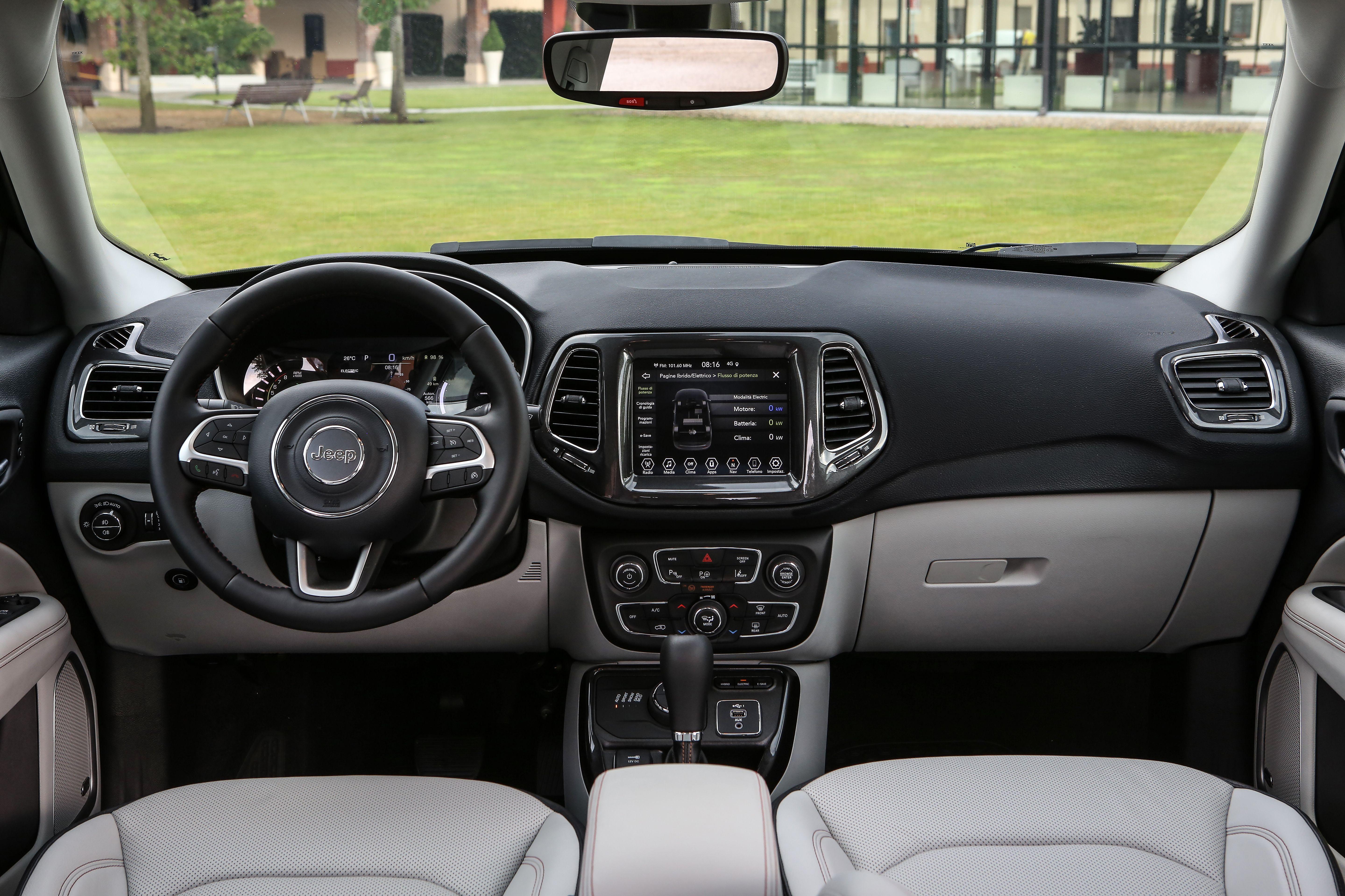 Download 2020 Jeep Compass Limited 4xe [EU-spec] - Interior, Cockpit HD Wallpaper 5760x3840 #28
