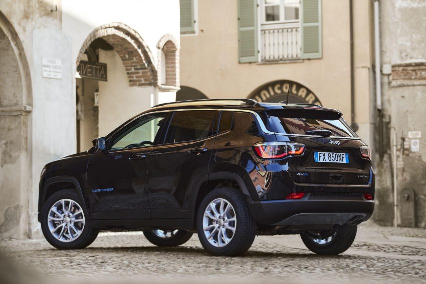 2020 Jeep Compass Limited 4xe [EU-spec] - Rear Three-Quarter Wallpaper 850x567 #21