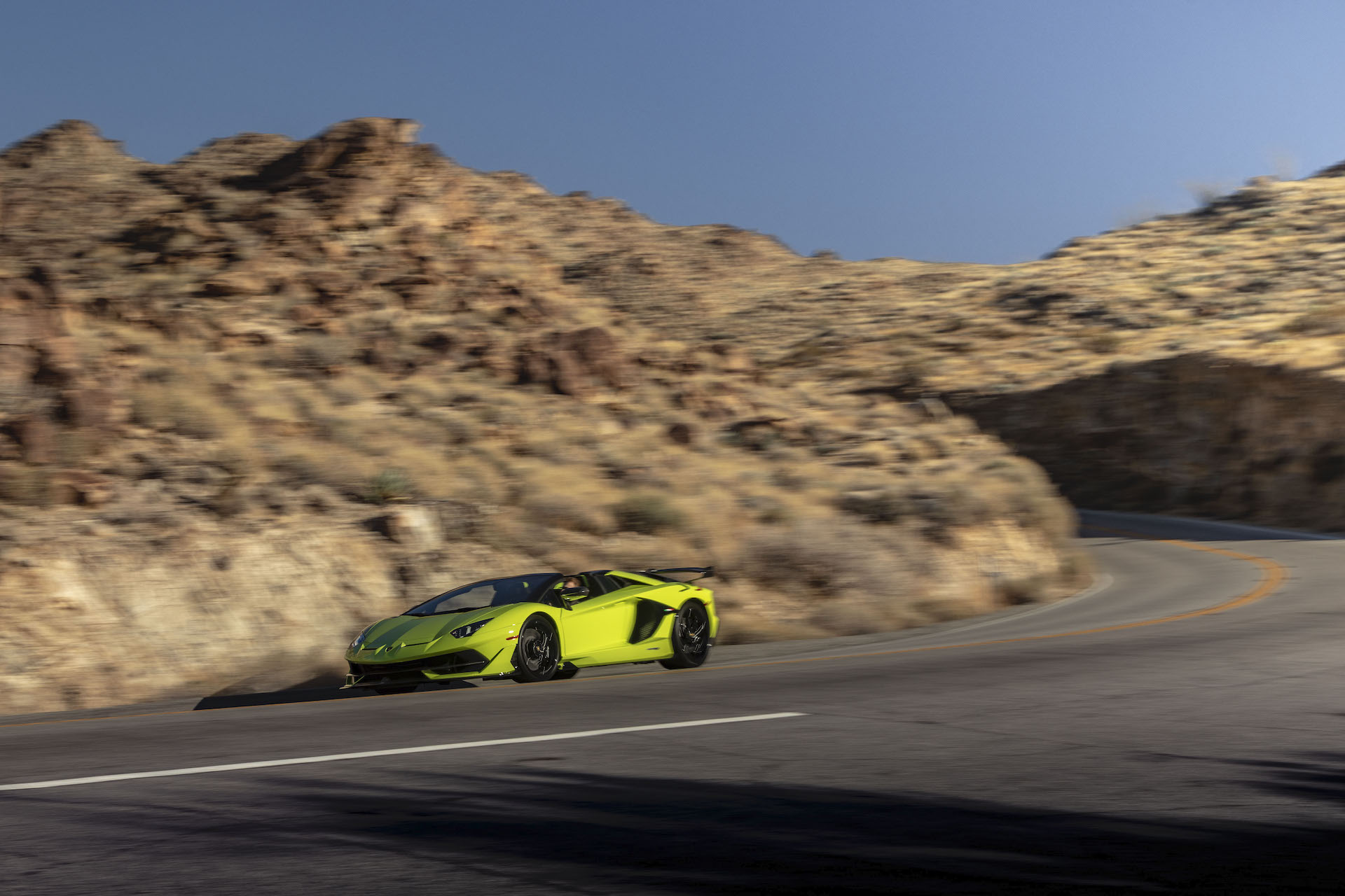 Download 2020 Lamborghini Aventador SVJ Roadster - Front Three-Quarter HD Wallpaper 1920x1280 #10