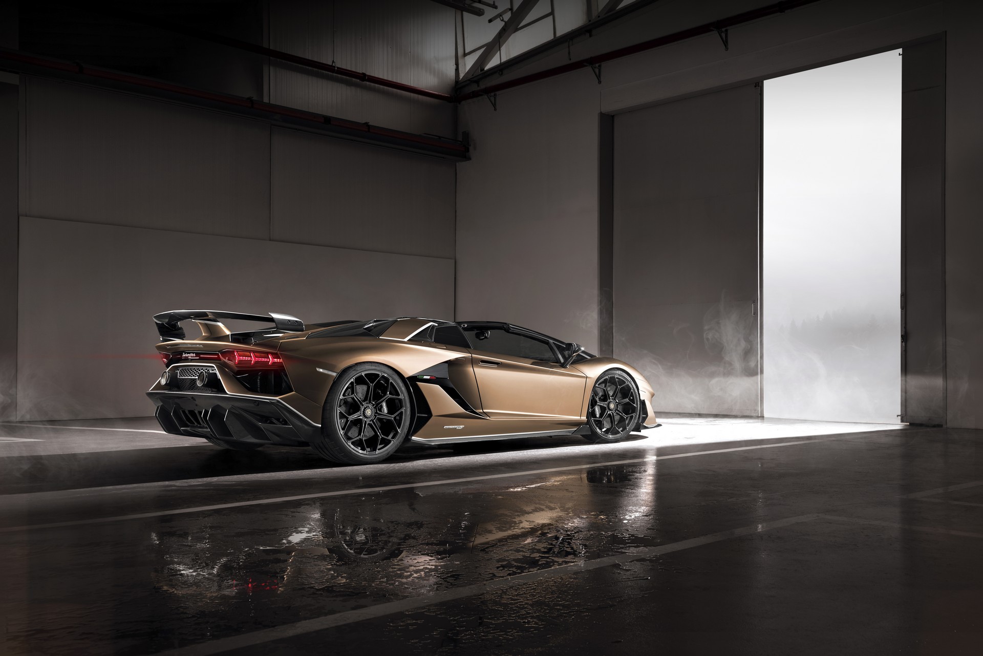 Download 2020 Lamborghini Aventador SVJ Roadster - Rear Three-Quarter HD Wallpaper 1920x1281 #74