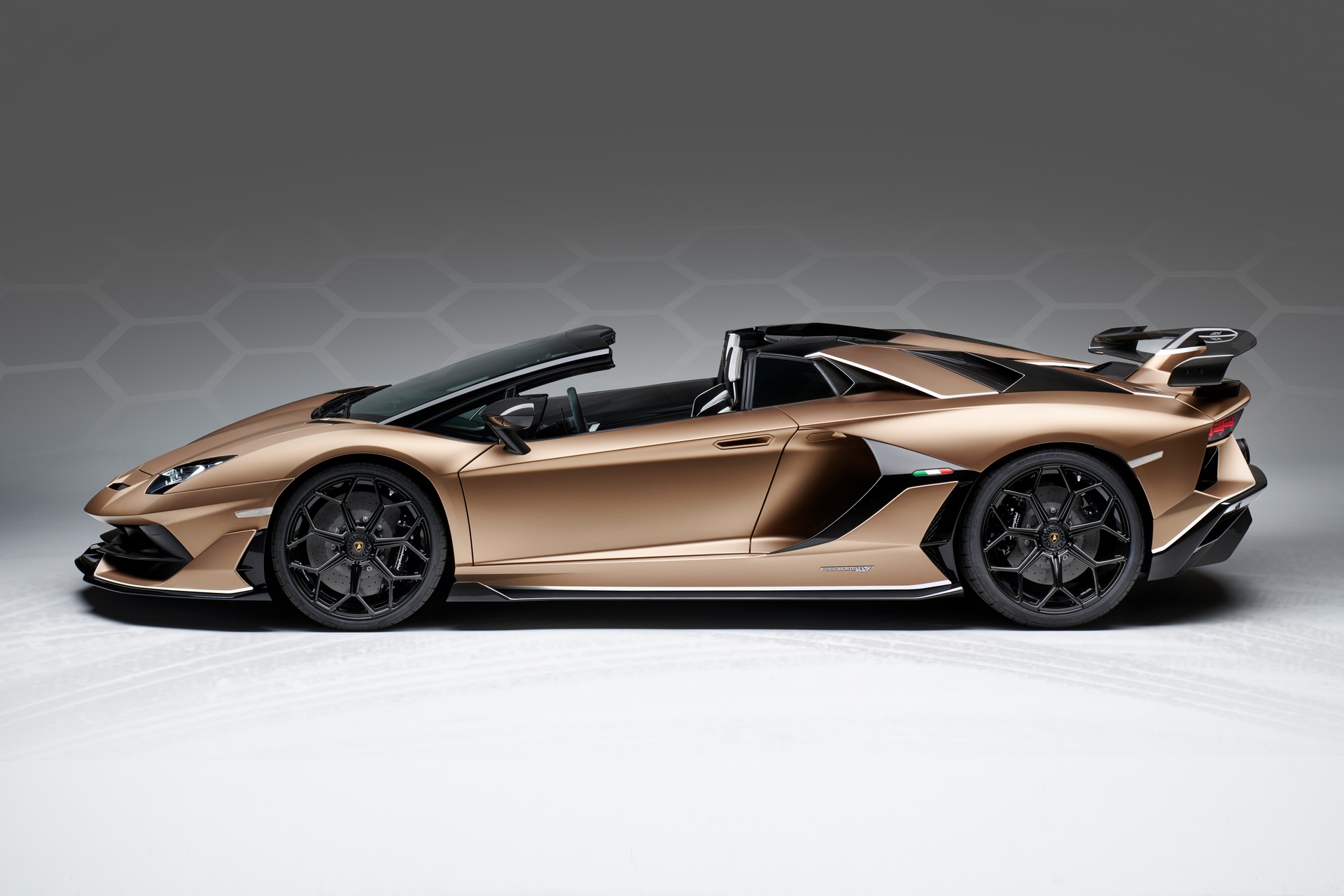 Download 2020 Lamborghini Aventador SVJ Roadster - Side HD Wallpaper 1920x1280 #88